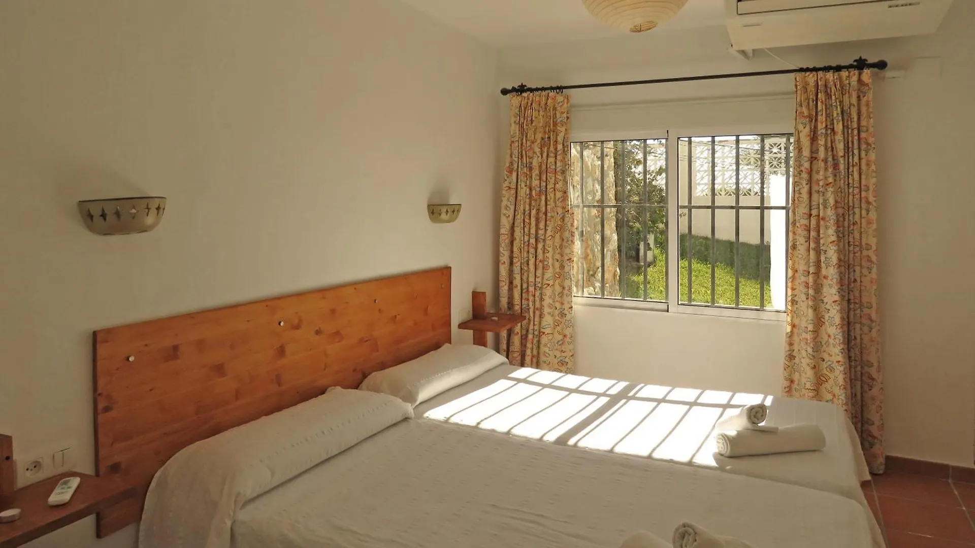 Apartamentos Playa Torrecilla Nerja 0*,  Spanyolország